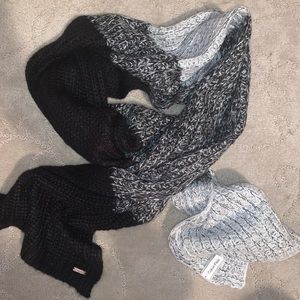 Calvin Klein Chunky Knit Cable Scarf